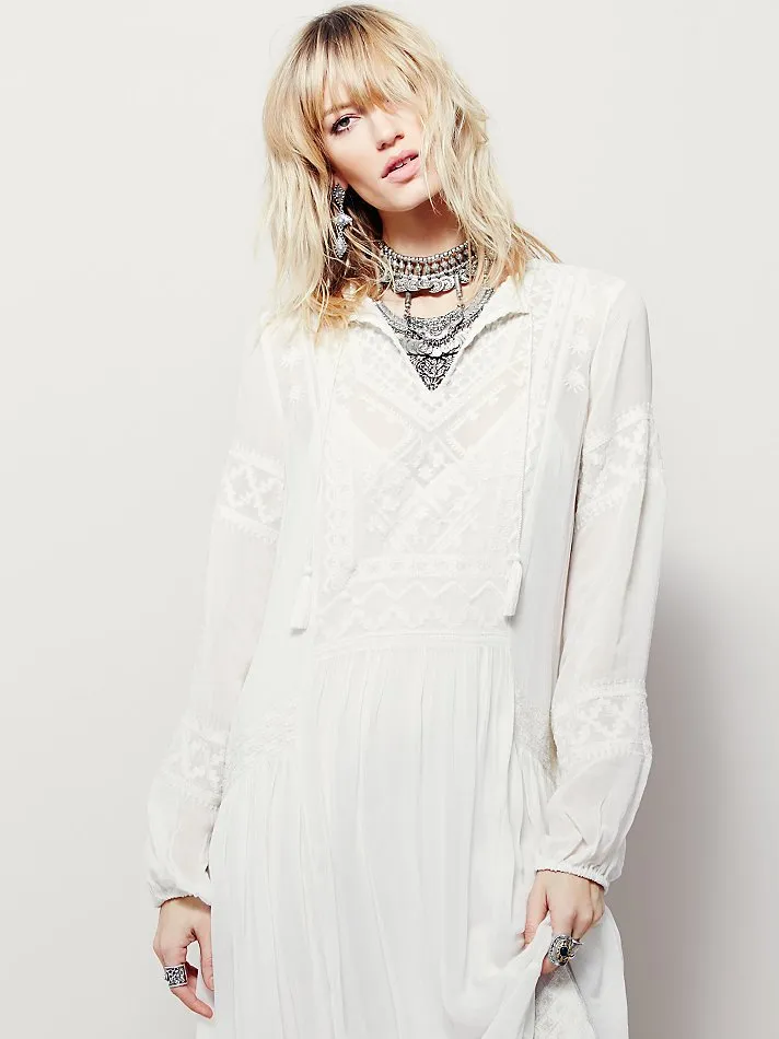 BerriesJam - 2024 Retro Futurism White Lace Maxi Dress