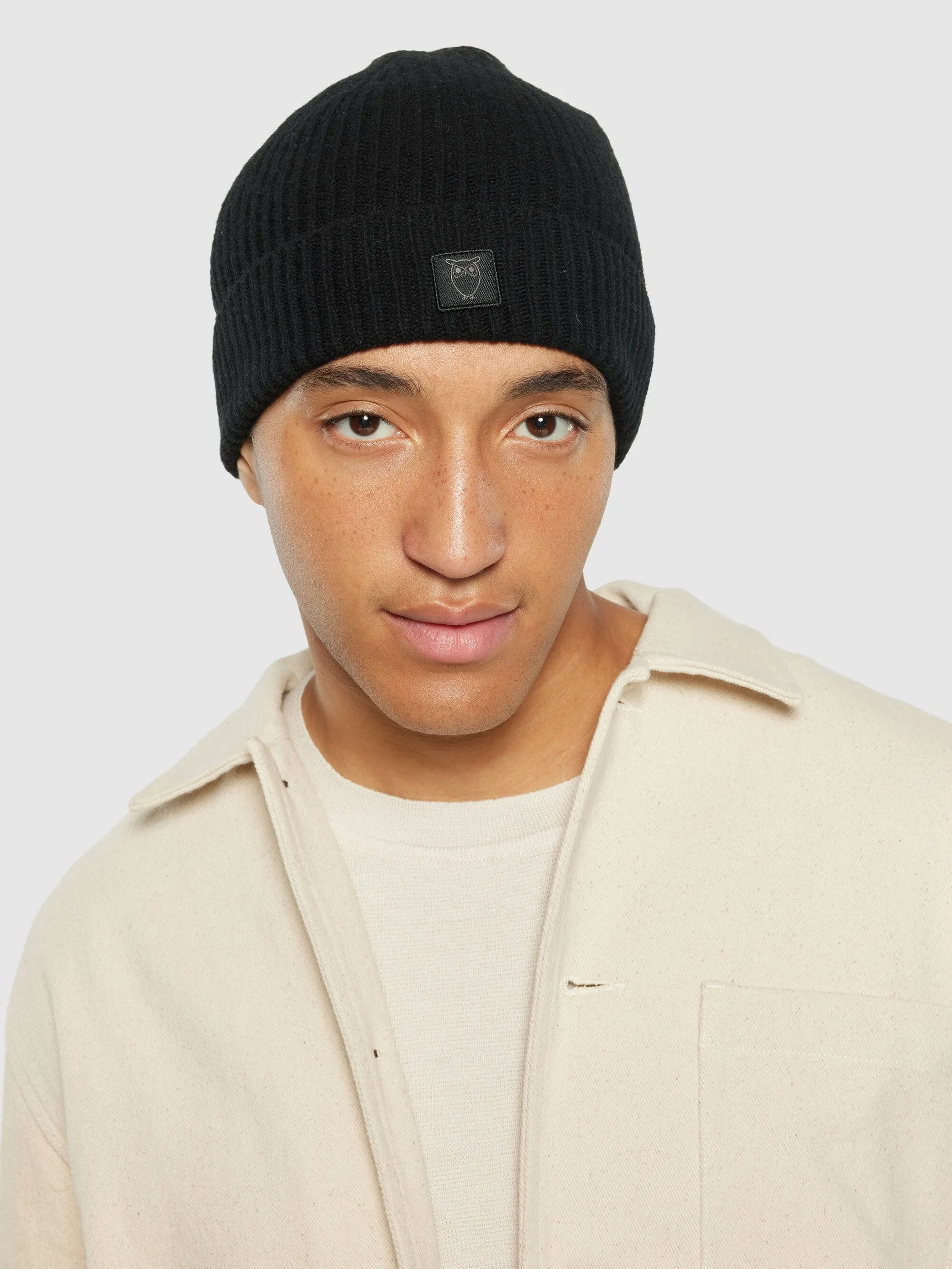 High wool beanie - Black Jet