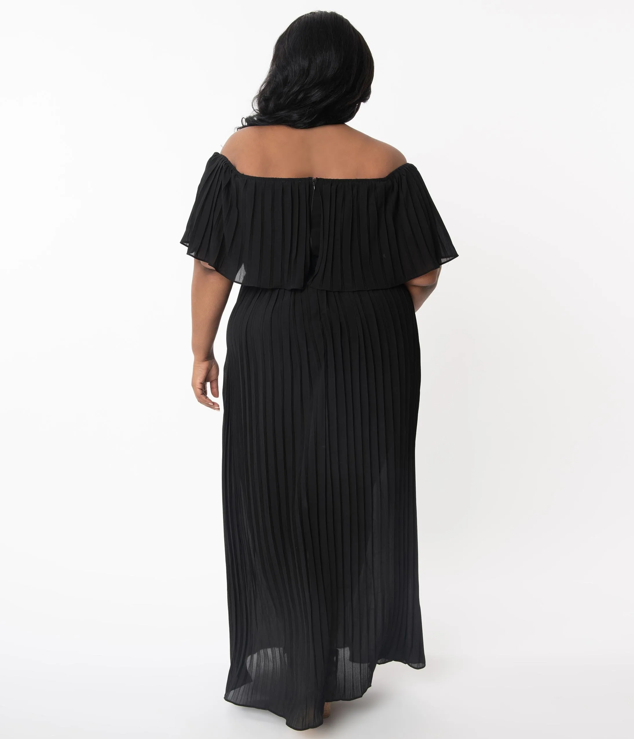 Plus Size Black Off Shoulder Pleated Maxi Dress